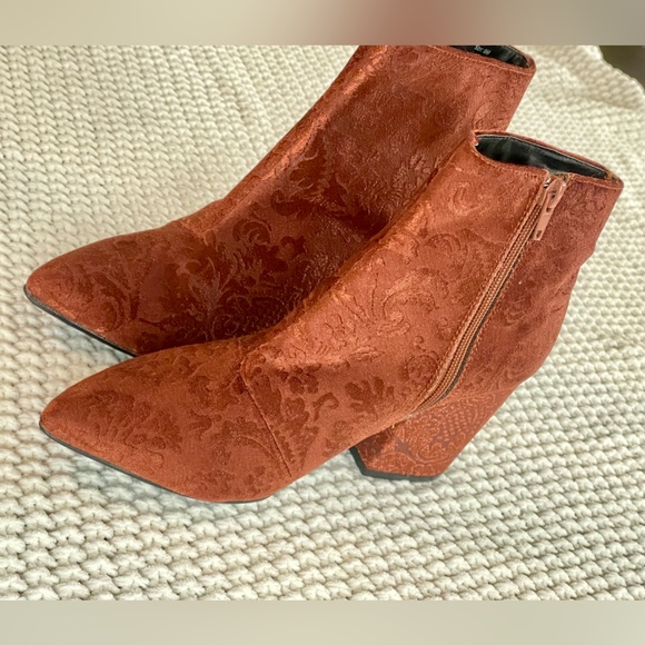 Penny Loves Kenny Copper Velvet Jacquard Statement Ankle Boots Block Size 9 - Picture 2 of 9